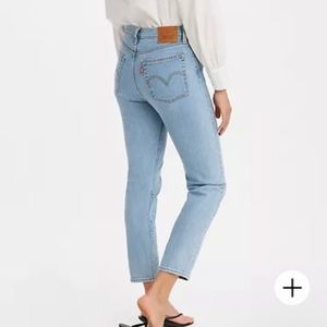 Levi’s Premium Wedgie Fit Ankle Women’s Jeans in Size 27